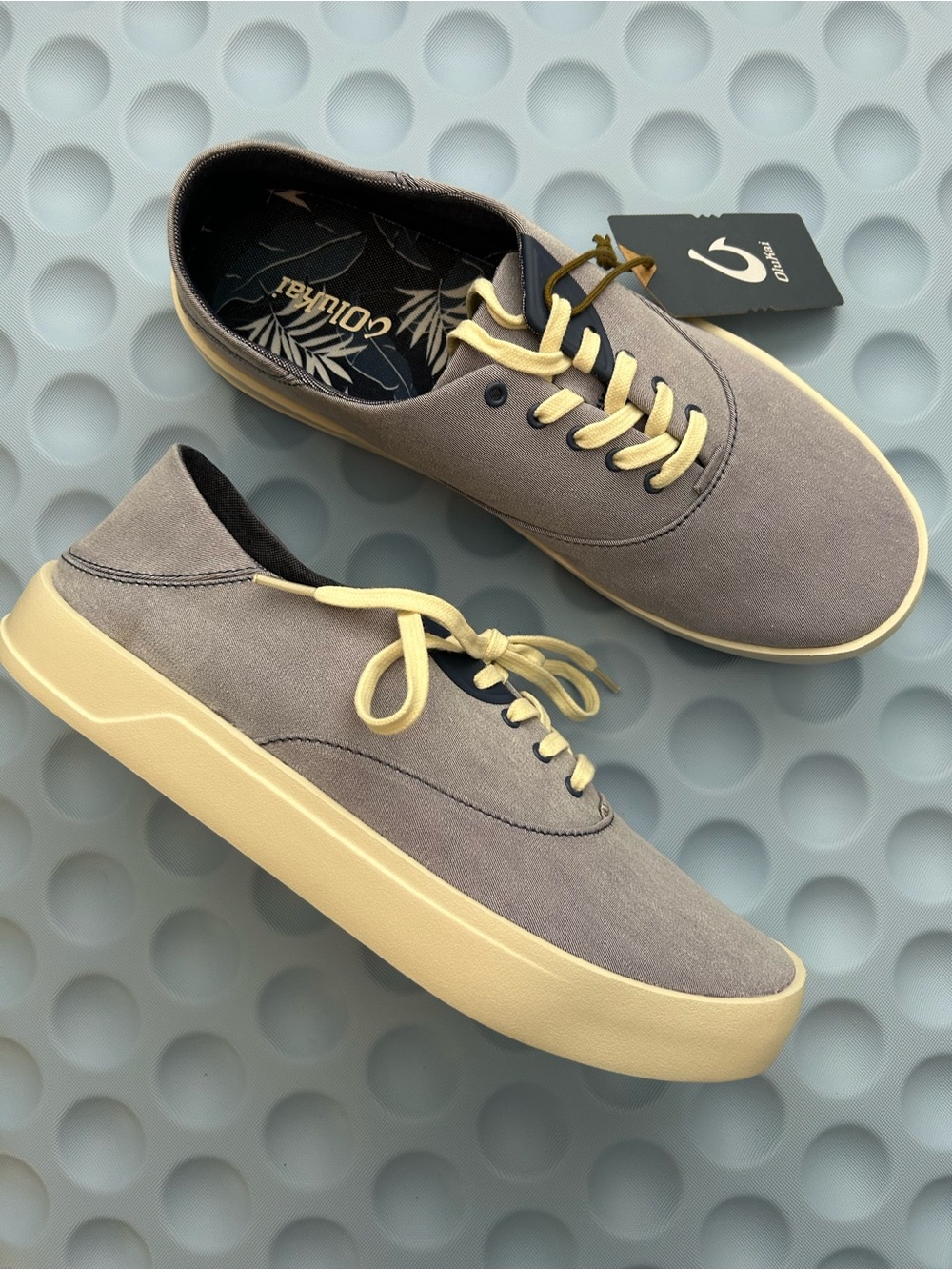 Tradewind Sneaker Size 11 Medium NEW
OluKai